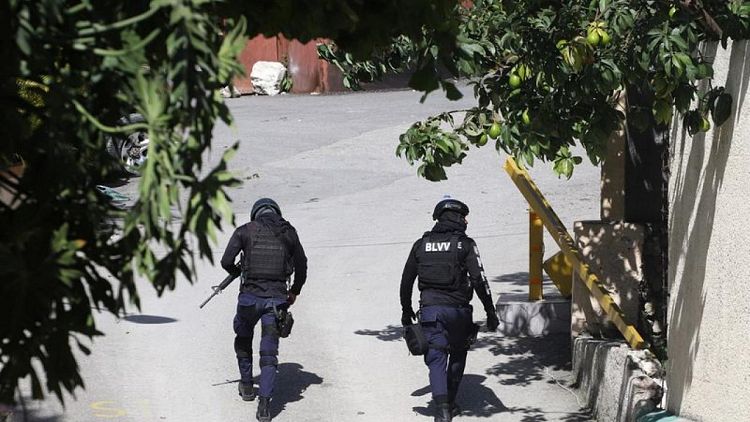 شرطة هايتي تقول إنها تشتبك بالأسلحة مع قتلة الرئيس