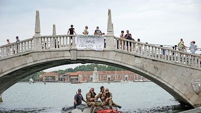 . G20 Venezia: prima protesta, sit-it 'Extinction Rebellion' . G20 Venezia: prima protesta, sit-it 'Extinction Rebellion'
