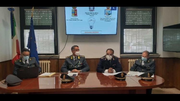 Operazione Gdf e Polstrada Pescara, 60 denunciati, due arresti
