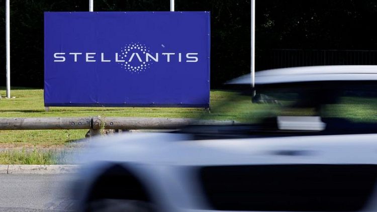 Italy's police arrest Stellantis manager in U.S. diesel emissions enquiry