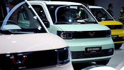 La escasez de semiconductores reduce un 12,4% las ventas de automóviles en China
