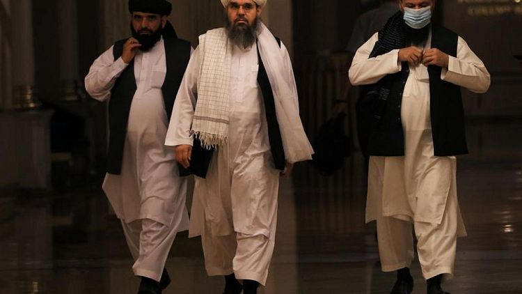 Los talibanes se apoderan de más territorio y dicen controlar gran parte de Afganistán