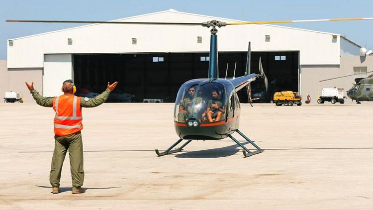 في مواجهة الأزمة الاقتصادية.. جيش لبنان يعرض رحلات بطائرات هليكوبتر
