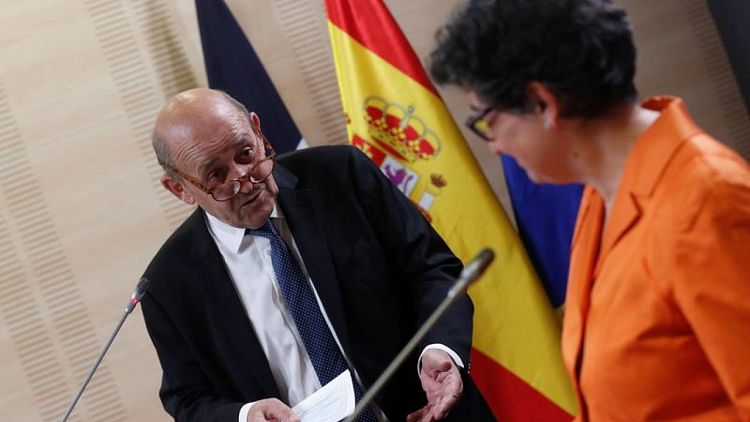 Los franceses que quieran viajar a España o Portugal deben vacunarse primero -ministro