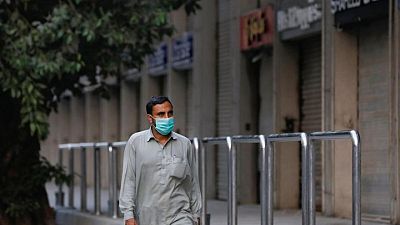 السلطات الباكستانية توصى بحظر السفر لمن لم يتلقوا لقاح الوقاية من كوفيد-19 السلطات الباكستانية توصى بحظر السفر لمن لم يتلقوا لقاح الوقاية من كوفيد-19