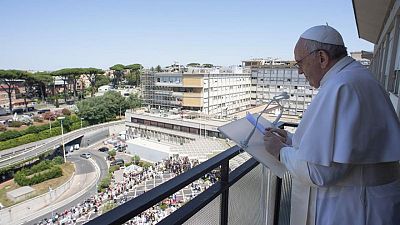 Papa Francisco reaparece tras cirugía, pide por salud gratis universal Papa Francisco reaparece tras cirugía, pide por salud gratis universal