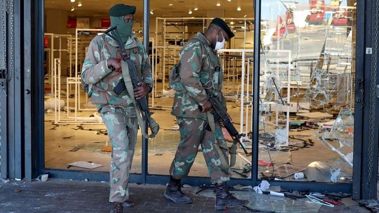 10 bodies found at looted S.African mall following stampede