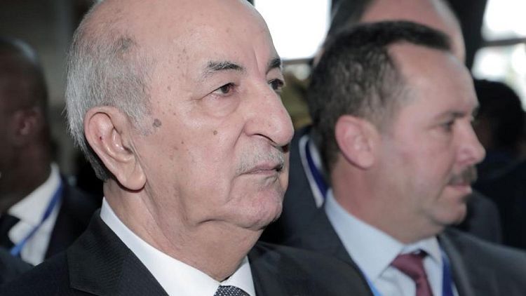الرئيس الجزائري يعفو عن 101 من أعضاء حركة الاحتجاج المحبوسين