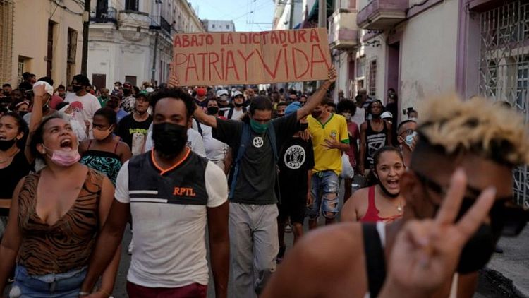 Cuba lifts food, medicine customs restrictions after protests