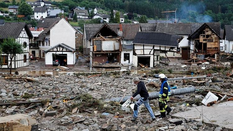 ارتفاع قتلى فيضانات غرب أوروبا إلى أكثر من 20 وفقد العشرات