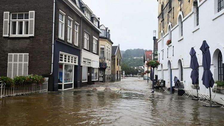 Thousands of Dutch urged to leave their homes as rivers flood