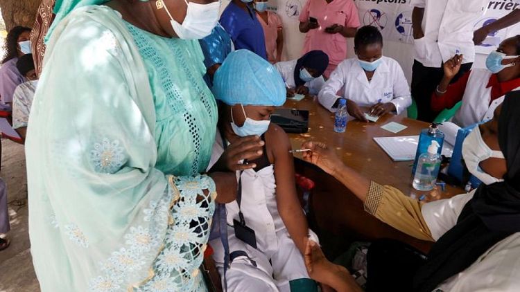 السنغال تسجل إصابات قياسية يومية بفيروس كورونا