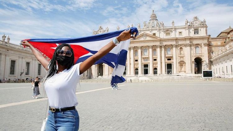 El Papa Francisco llama a la paz y al diálogo en Cuba