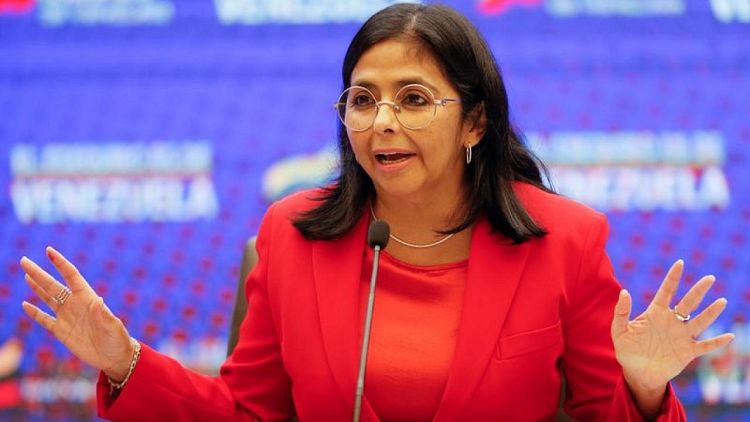 Vicepresidenta de Venezuela acude a asamblea de gremio empresarial, en una señal de distensión