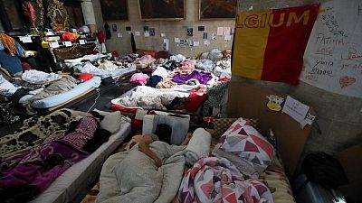 إضراب مئات المهاجرين عن الطعام يعرض حكومة بلجيكا للخطر