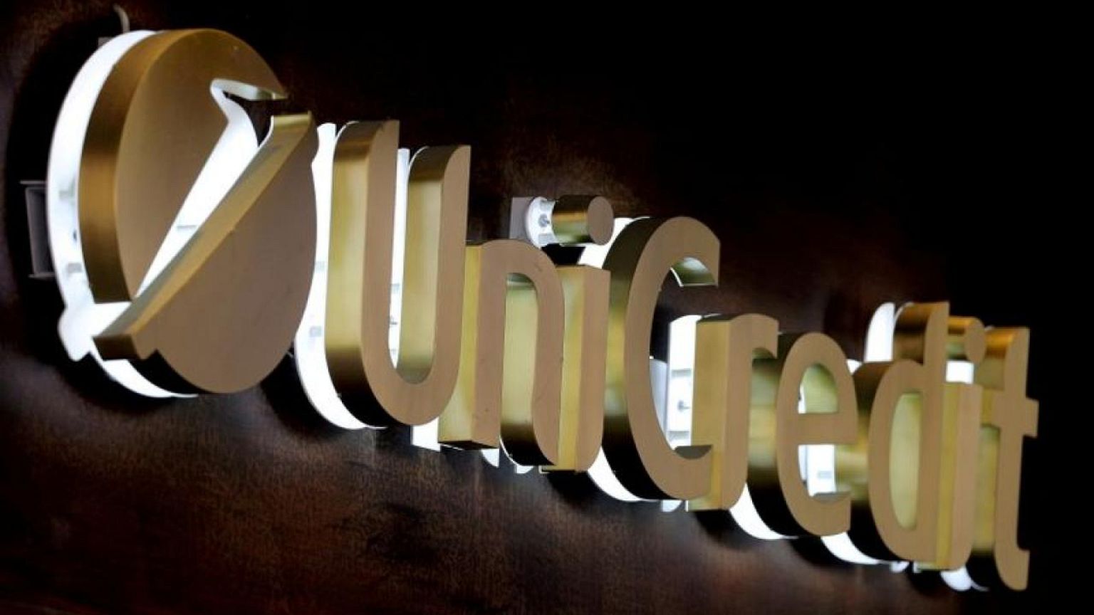 Italy's UniCredit streamlines CIB unit in new CEO's revamp