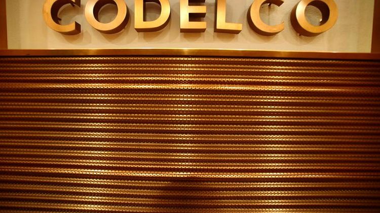 Estatal chilena Codelco aumenta prima de cobre 2022 para compradores chinos: fuentes