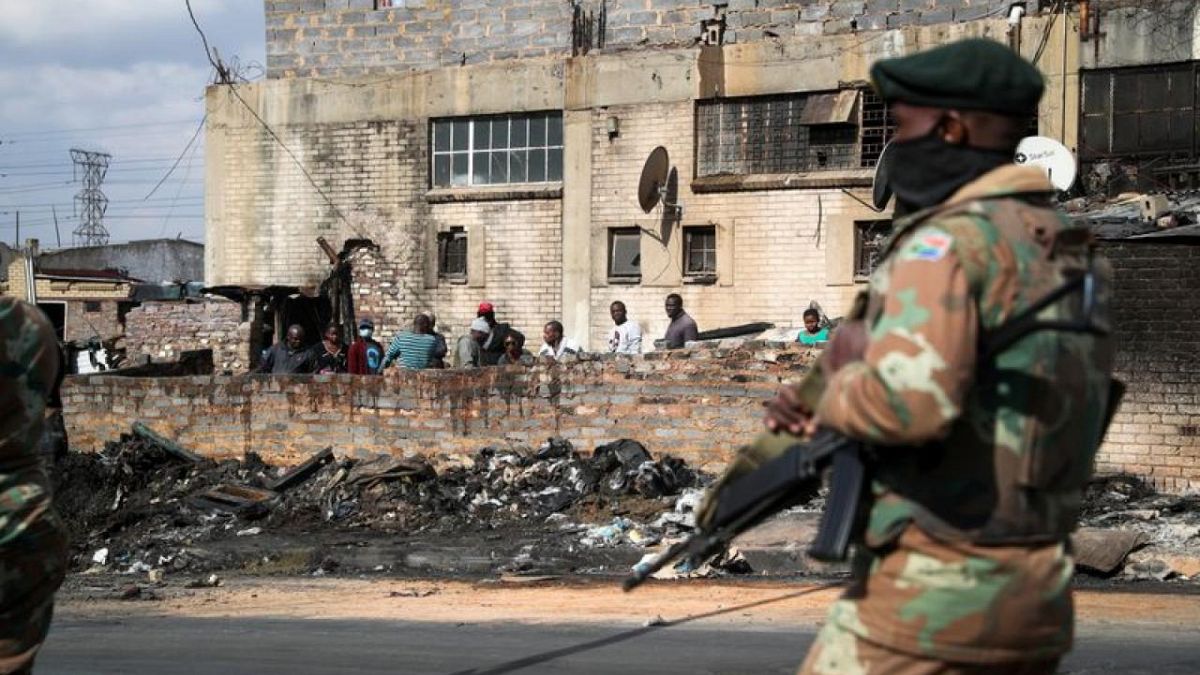 Death toll in South Africa riots rises to 276, minister says | Euronews