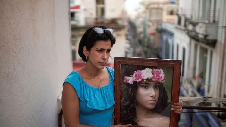 Manifestantes en Cuba comienzan a enfrentar sentencias, pero algunas familias siguen sin tener noticias