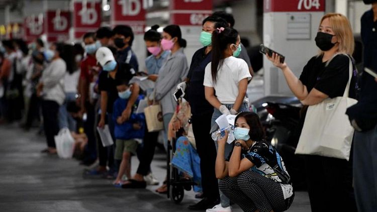 تايلاند تمدد إجراءات احتواء كوفيد-19 الصارمة حتى نهاية أغسطس