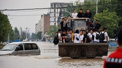 China evacua a decenas de miles de personas ante el avance de la tormenta hacia el norte