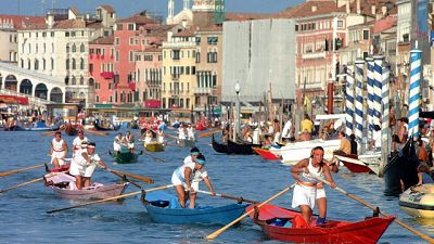 Comune non cambia regola compensi differenti maschi-femmine Comune non cambia regola compensi differenti maschi-femmine