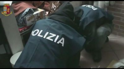 Preteso denaro per eliminare "negatività" in famiglia vittima Preteso denaro per eliminare "negatività" in famiglia vittima