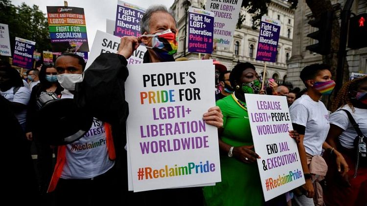 Activistas LGBT+ exigen inclusión en la primera marcha "Reclaim Pride" del Reino Unido