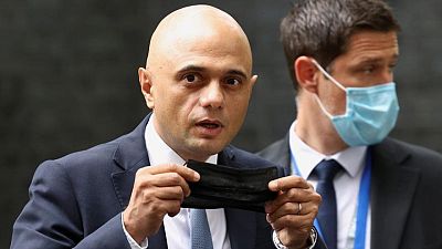 Ministro británico se disculpa por haber instado a los ciudadanos a no "acobardarse" ante el COVID Ministro británico se disculpa por haber instado a los ciudadanos a no "acobardarse" ante el COVID