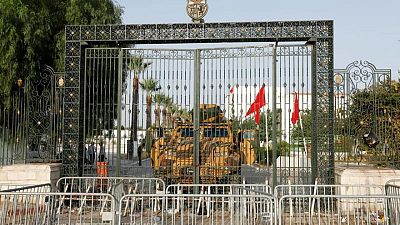 حزب النهضة التونسي يدعو للحوار ومنظمات المجتمع المدني تطالب بخارطة طريق