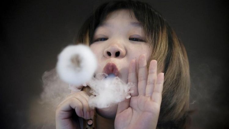 Los jóvenes son atraídos a la adicción al tabaco a través de cigarrillos electrónicos: OMS