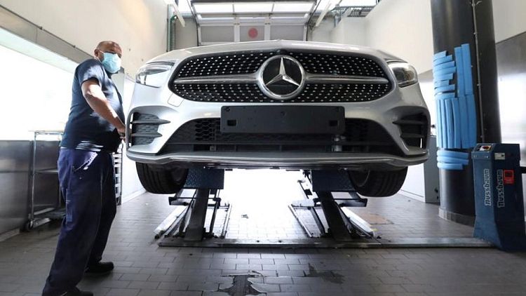Daimler expects Mercedes Q3 sales significantly below Q2 - report
