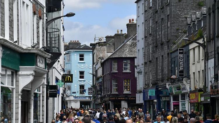 Irish retail sales rose 3.3% in June on bar, restaurant reopening