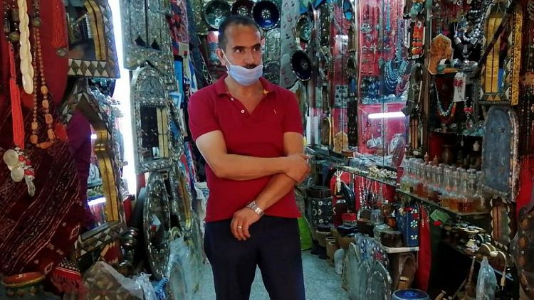 في سوق تقليدية بتونس.. التجار يقولون إن المشكلات الاقتصادية مهدت الطريق لأزمة