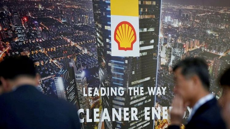 Shell boosts dividend and launches buybacks as profit soars