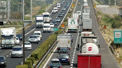 Chiusure per lavori in A1, caos partenze e mezzi pesanti Chiusure per lavori in A1, caos partenze e mezzi pesanti