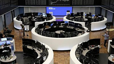 أسهم أوروبا تنزل عن ذروة في ظل تضرر المعنويات في آسيا