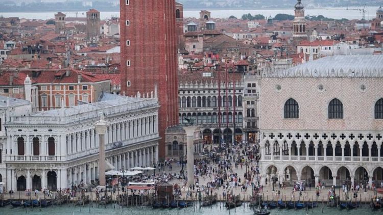 "David contra Goliat": prohibición de Venecia podría no poner fin a batalla de los cruceros