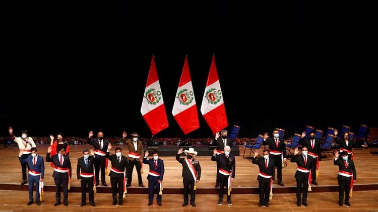 Castillo nombra al moderado Pedro Francke ministro de Economía de Perú