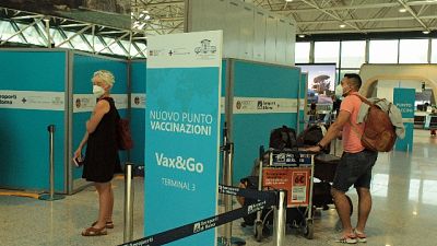 Metà nuovi casi persone meno di 29 anni. Nessun decesso Metà nuovi casi persone meno di 29 anni. Nessun decesso