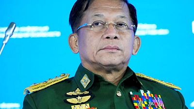حاكم ميانمار العسكري يتولى رئاسة حكومة انتقالية ويعد مجددا بانتخابات