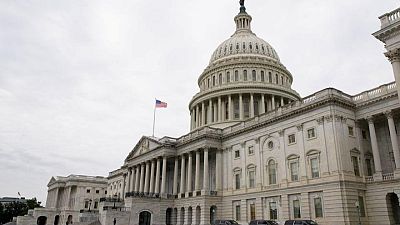 Senadores de EEUU presentan proyecto de infraestructuras de un billón de dólares