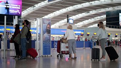 Reino Unido podría endurecer las normas de viaje en verano para España -The Times Reino Unido podría endurecer las normas de viaje en verano para España -The Times