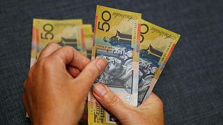 الدولاران النيوزيلندي والأسترالي يقفزان بفضل تصريحات للبنوك المركزية