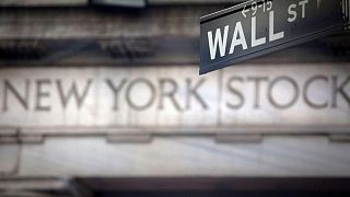 Wall Street cae por descenso de acciones de banca e industria Wall Street cae por descenso de acciones de banca e industria