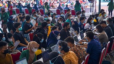 رئيس إندونيسيا يدعو لفرض قيود على التنقل في عدة مناطق لمكافحة كورونا