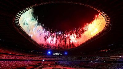 Tokio clausura los Juegos y le entrega la bandera olímpica a París 2024 Tokio clausura los Juegos y le entrega la bandera olímpica a París 2024