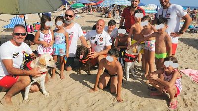 Tre famiglie con 8 bambini tra 6 e 12 anni Tre famiglie con 8 bambini tra 6 e 12 anni