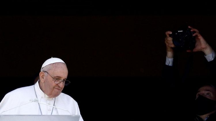 Policía italiana descubre sobre con balas enviado al Papa