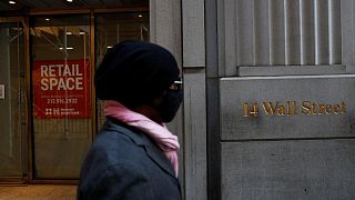 S&P 500 y Dow Jones retroceden en la apertura, presionados por desplome del crudo S&P 500 y Dow Jones retroceden en la apertura, presionados por desplome del crudo